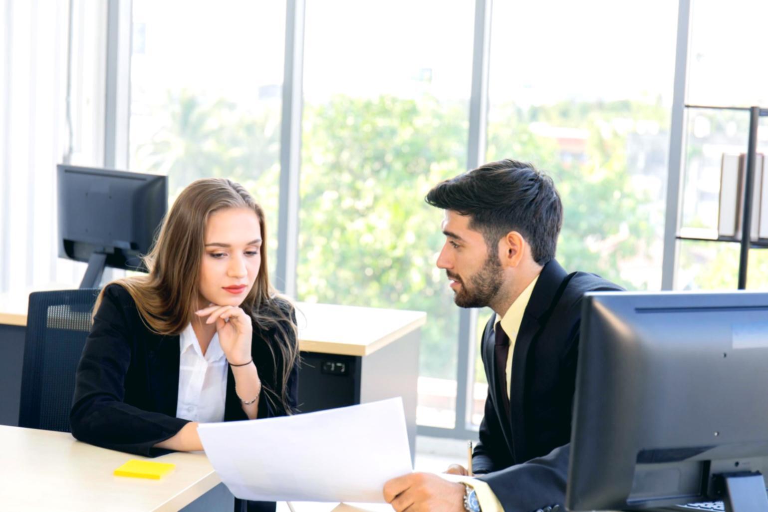 Professional consultation session demonstrating conversion analysis techniques